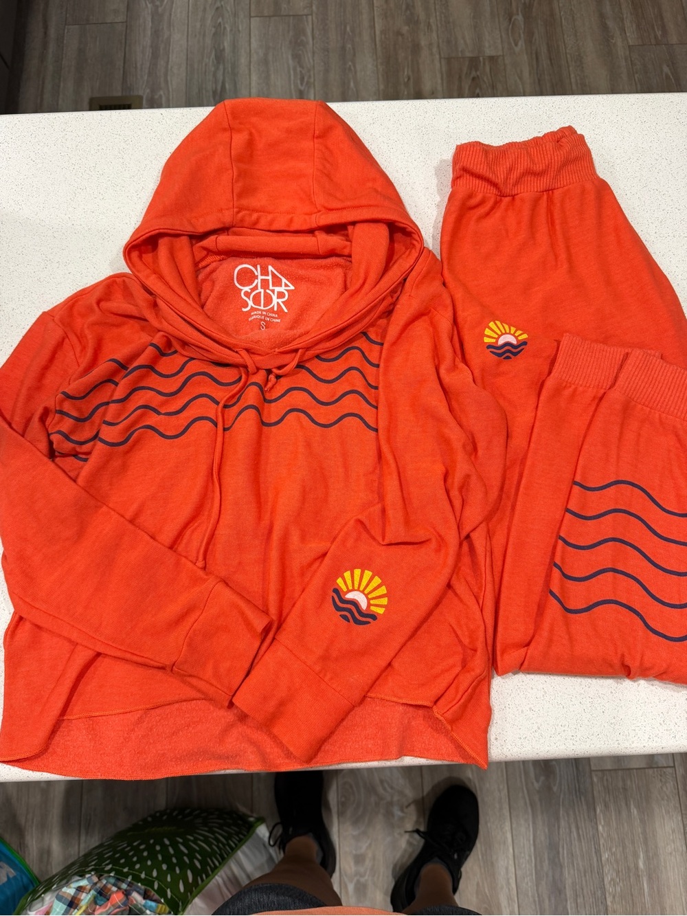 Chaser Women's Wave & Sun Graphic Cropped Hoodie and Jogger Lounge Set - Size S
